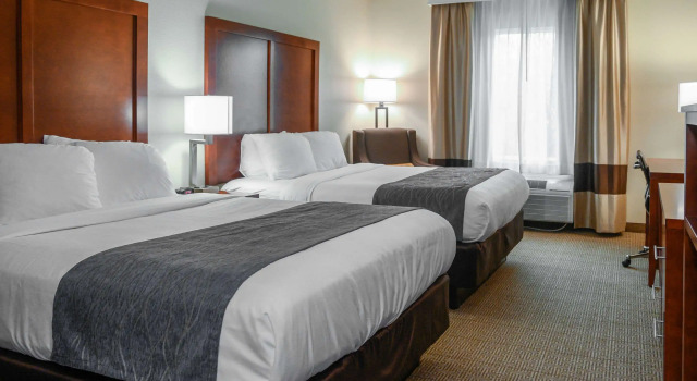 Четырёхместный номер Standard Comfort Inn & Suites Patriots Point