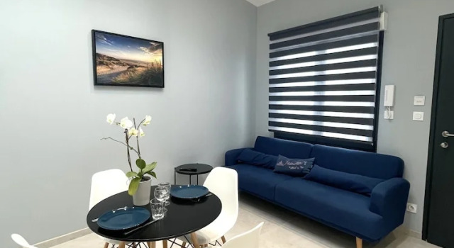 Апартаменты Montreuil Appart Holidays SAS