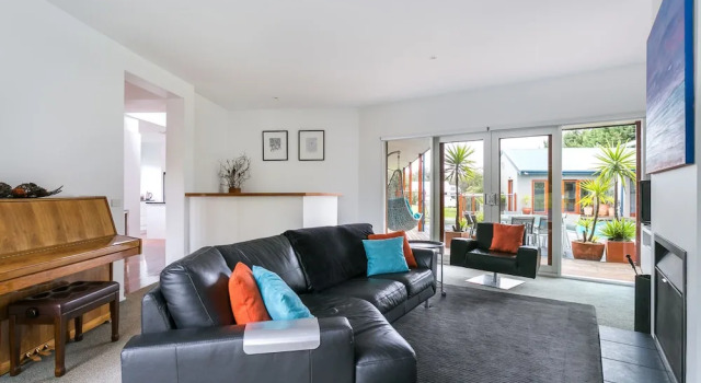 Pool Haven on Leah, Book Hotel Rye 