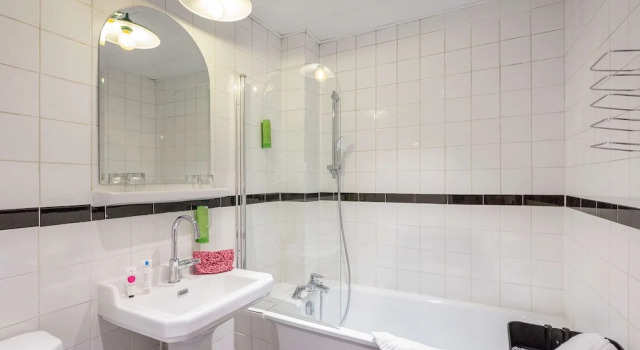Четырёхместный семейный номер Standard greet Marseille Centre Saint Charles