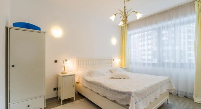Апартаменты Charming 3-Bedroom Apartment