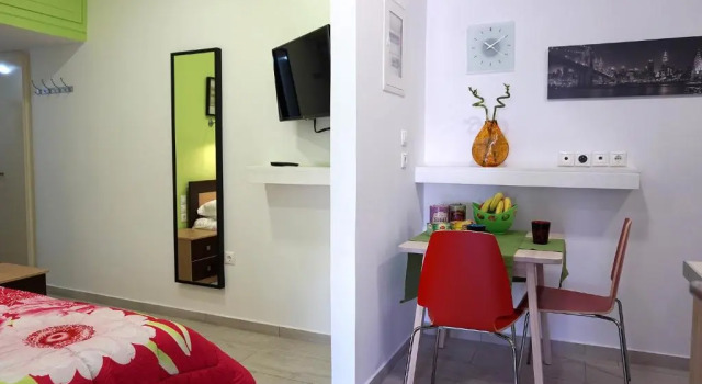 Luxury Studio 1.3 km from BEACH @ 1km from METRO