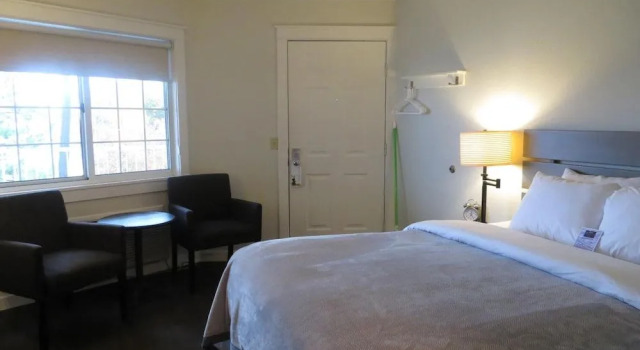 Brio Beach Inn, Rezerwuj Hotel Traverse City Michigan