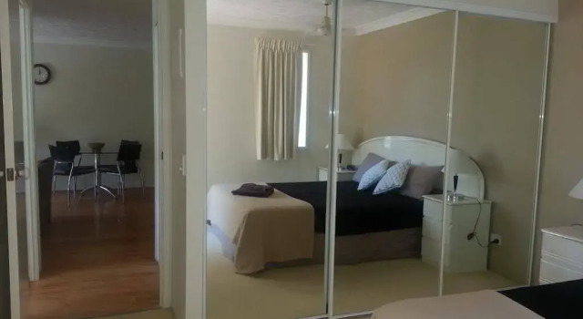 Koala Cove Holiday Apartments, Prenota Appartamento Hotel a Queensland con parcheggio, Parcheggio