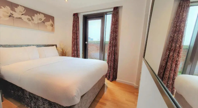 Апартаменты Пентхаус Sidemerseylivingscouk 5BR 3BA Penthouse w Parking in L1