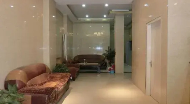 Macheng Fuhao Business Hotel, Varaa Hotelli Macheng Hubei