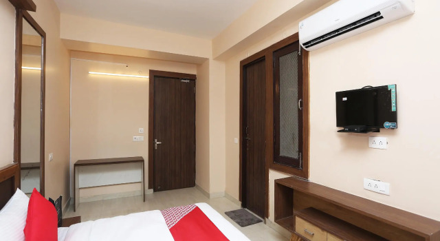 OYO Flagship 15751 Main Wazirabad Road, Забронировать Отель Газиабад штат Уттар-Прадеш