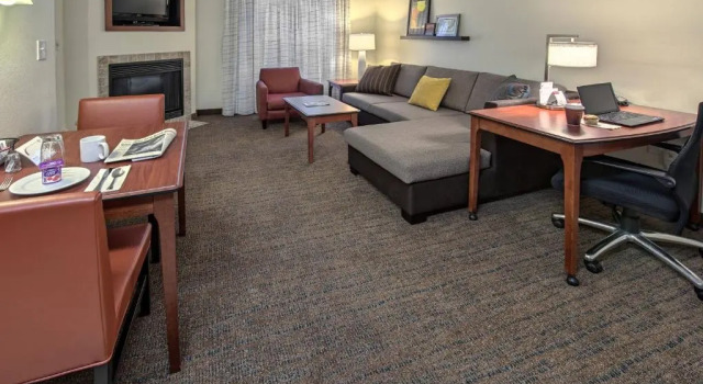 Двухместный люкс c 1 комнатой Residence Inn by Marriott Fayetteville Cross Creek