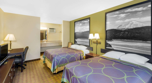 Super 8 by Wyndham Corning
