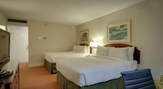 Четырёхместный номер Standard Vagabond Inn Executive San Francisco Airport