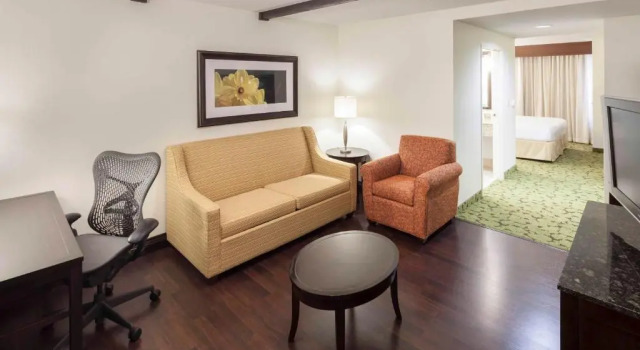 Полулюкс Hilton Garden Inn Dallas Lewisville