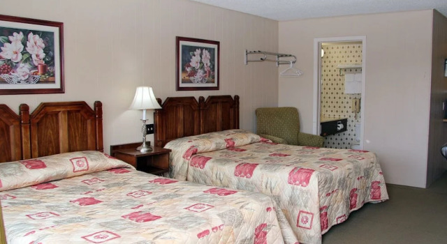 Четырёхместный номер Standard Diamond Motor Inn