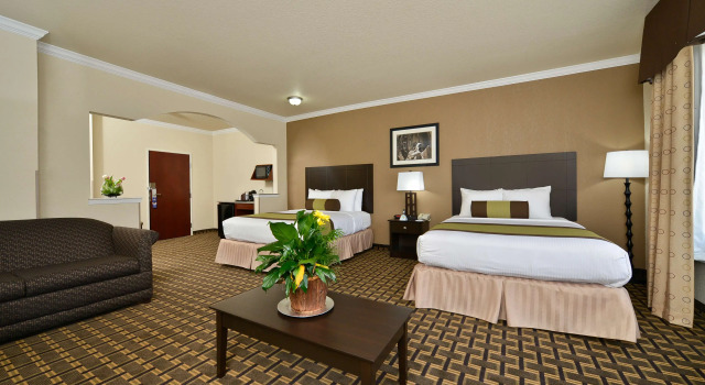 Четырёхместный номер Standard Best Western Plus Cutting Horse Inn & Suites
