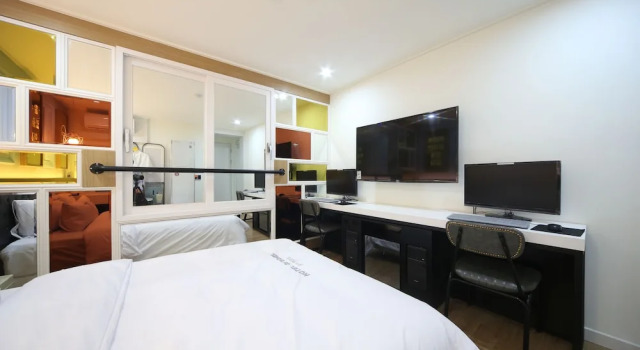 Номер Deluxe HOTEL Yeogiuhtte Gwangju Baek Un