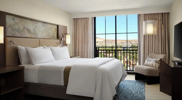 Номер Standard с видом на озеро The Westin Lake Las Vegas Resort & Spa
