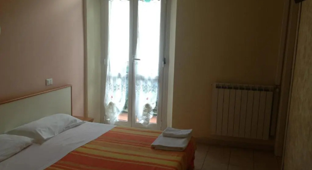 Трёхместный номер Standard Bella Napoli Guesthouse Trattoria Pizzeria