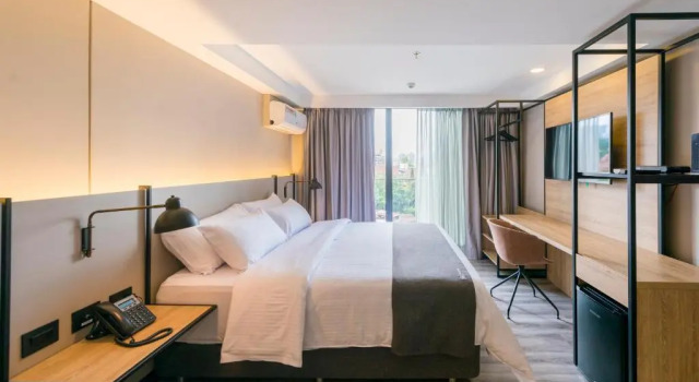 Двухместный номер Standard с балконом Lettera Hotel