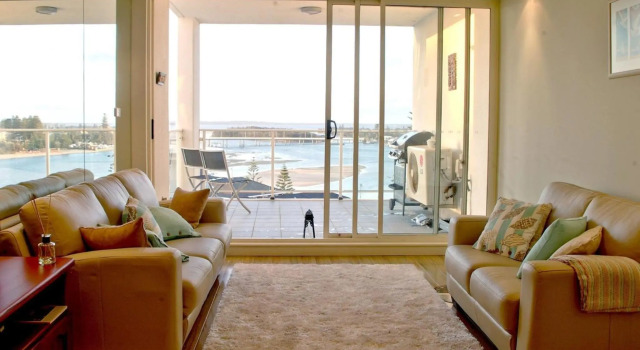 Ocean Views Sundrift Unit 26, Забронировать Отель Зе-Энтранс Central Coast, рядом с Площадка для кормления пеликанов