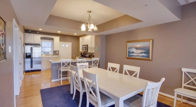 Boards Edge 102 - 4 Br Townhouse, Забронировать Дом для отпуска Виллы Оушен-Сити, рядом с Ripley's Believe It or Not, Вилла