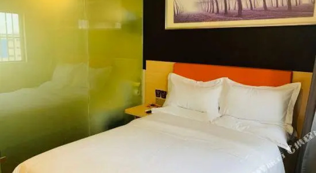 7 Days Premium· Hefei Jingshang Shangmao City
