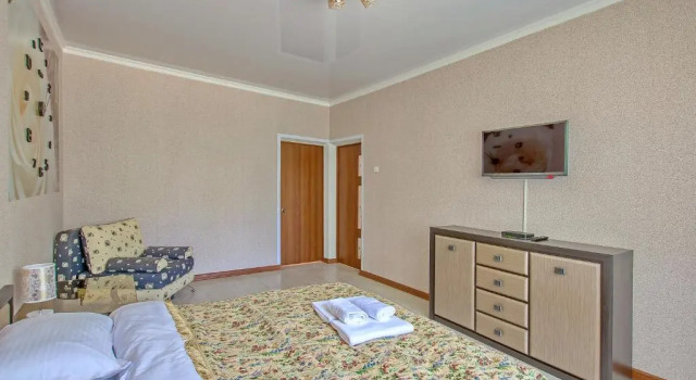 Cozy apartment on Rozybakiev 145. Atakent