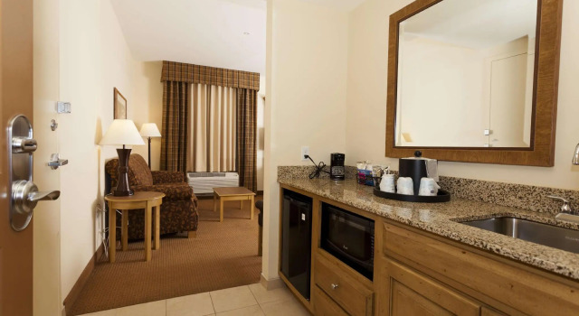 Двухместный люкс Hampton Inn & Suites Riverton