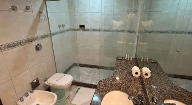 Четырёхместный номер Standard с балконом Tower Icaraí Hotel