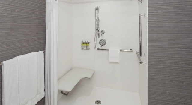 Четырёхместный номер Standard Holiday Inn Express & Suites Riverhead - Long Island by IHG
