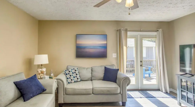 North Carolina Abode - Deck & Grill, Walk to Beach, Забронировать Дом для отпуска Виллы Острова Оук, рядом с Пирс Ocean Crest, Вилла