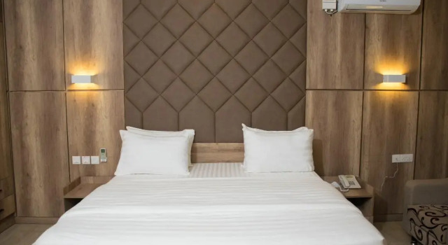 Lit Suites, Book Hotel Hotels in Bwari with a Pool, Swimming Pool