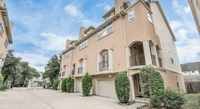 Lux Galleria Home-5BR Roof Deck