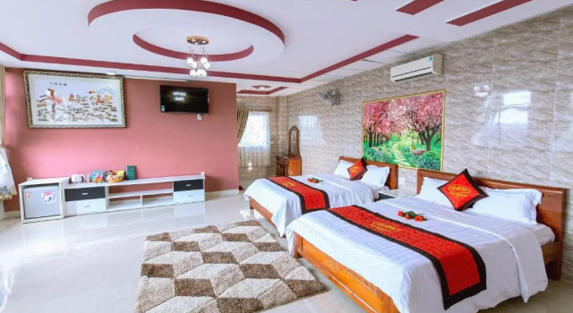 Четырёхместный номер Standard с видом на озеро Sài Gòn Gia Nghĩa Hotel
