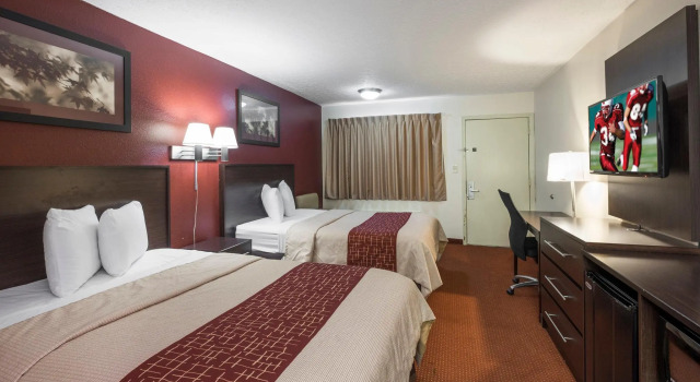 Четырёхместный номер Deluxe Red Roof Inn Columbus Northeast Westerville