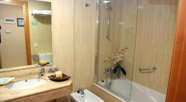 Четырёхместный номер Standard Hotel La Noyesa *** Superior
