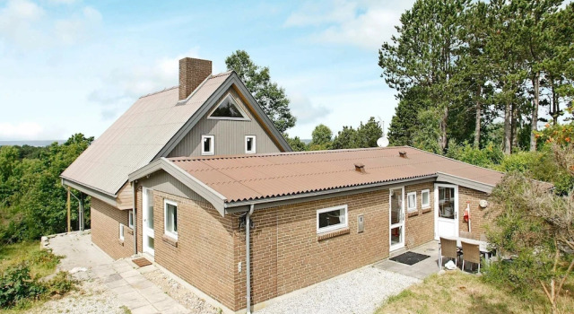 Pleasant Holiday Home in Ebeltoft With Private Whirlpool, Забронировать Отель Эбельтофт 