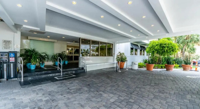 Ocean Beach Condo 3BR On the Sand 505
