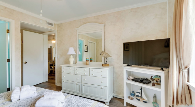 Walk to Beach: Hilton Head Condo w/ Balcony