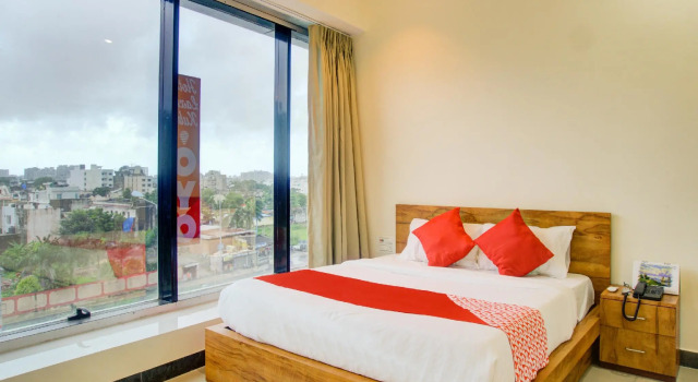 OYO 73225 Hotel Laxmi Kuber, Rezerwuj Hotel Hotele w Gujarat ze śniadaniem, Śniadanie