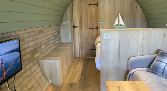 Cosy Escape Heated Luxury pod With hot tub, Book Hotel Hoteller i Sheerness med parkering, Parkering