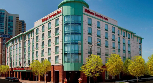 Кровать в общем номере Hilton Garden Inn Evanston