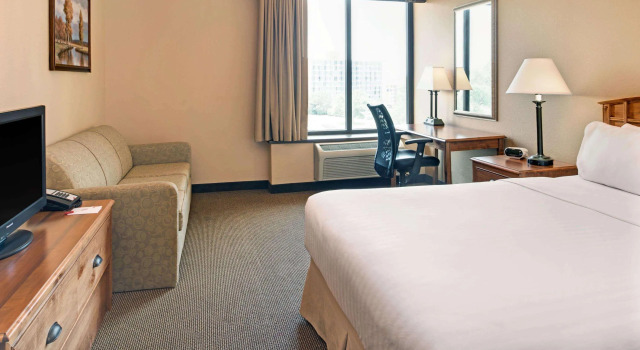 Ramada Plaza by Wyndham Omaha, Rezerwuj Hotel Hotele w Omaha z basenem, Basen
