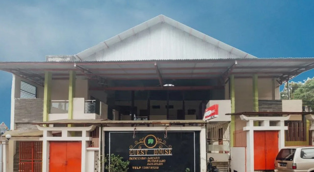 OYO 1448 Mangga Dua Guest House, Rezervovat Penzión Hotely v Maluku s parkováním, Parkování