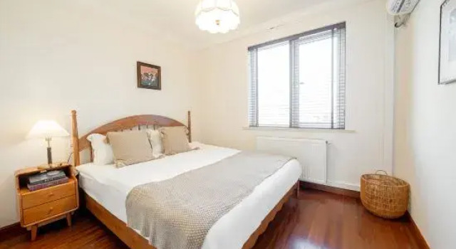 Кровать в общем номере Shanghai Homestay