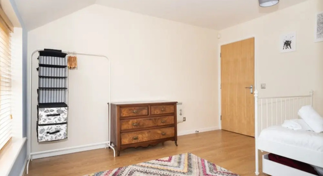 Bright & Modern, 1 Bedroom Apartment for up to 4, Varaa Huoneisto Asunnot kohteessa Merseyside, Huoneisto