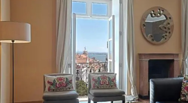 Localtraveling Downtown - Family Apartments, Забронировать Апартаменты/квартира Апартаменты Лиссабона, рядом с Статуя Фернандо Пессоа, Апартаменты/квартира