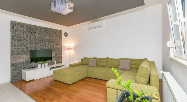 Apartment Mario, Varaa Huoneisto Hotellit Strožanac pysäköinnillä, Pysäköinti