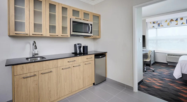 Двухместный люкс Holiday Inn & Suites Oakville at Bronte by IHG