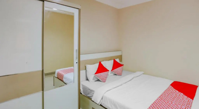 RedDoorz Syariah near Stasiun Karet, Book Hotel Tanah Abang Jakarta