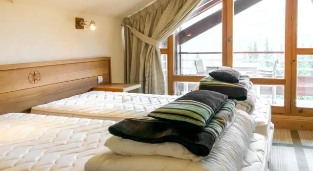Private penthouse 2-bed Apartment, ski in and out in 5* Flaine Residence, Забронировать Апартаменты/квартира Отели Флен с бассейном, рядом с Горнолыжный подъемник Тет де Вер, Бассейн