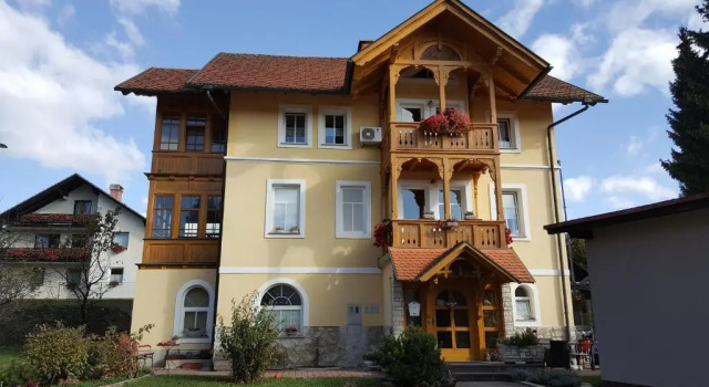 Vila Julija, Забронировать Отель Отели Гореньска 3 звезды, 3*